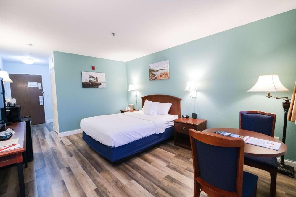 Fireside Inn, Ocean's Edge Image 27