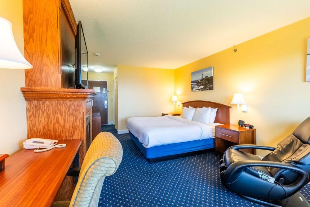 Fireside Inn, Ocean's Edge Image 31