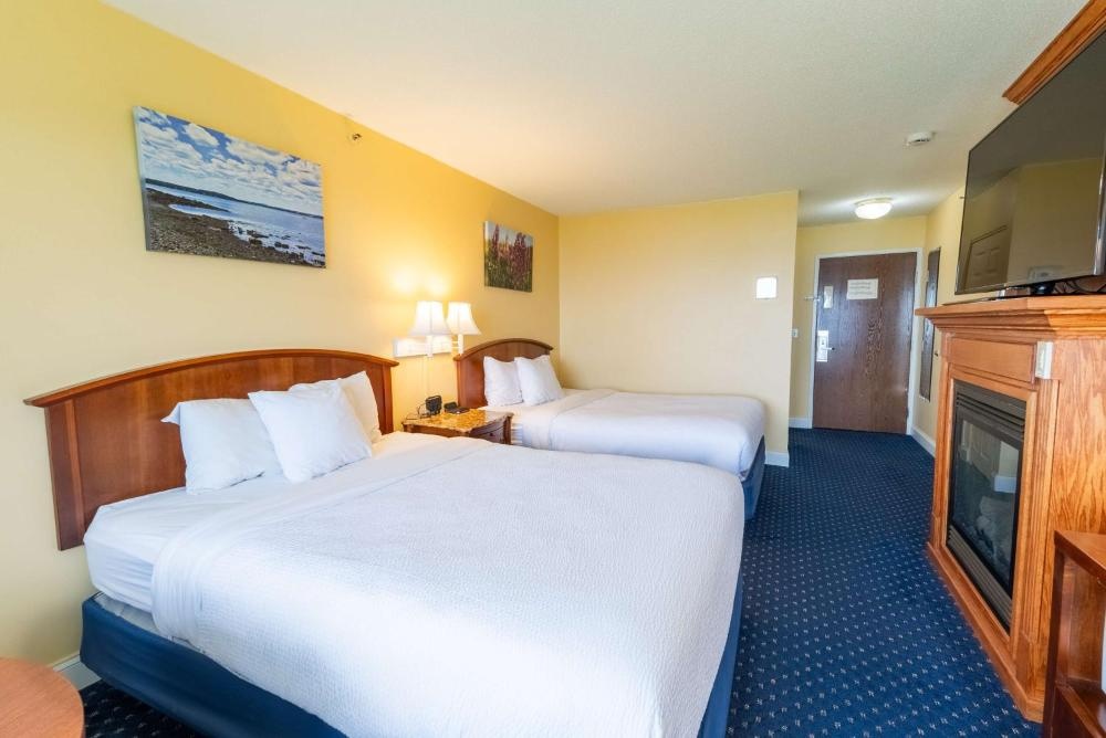 Fireside Inn, Ocean's Edge Image 39