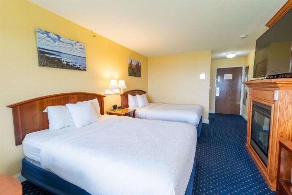 Fireside Inn, Ocean's Edge image 39