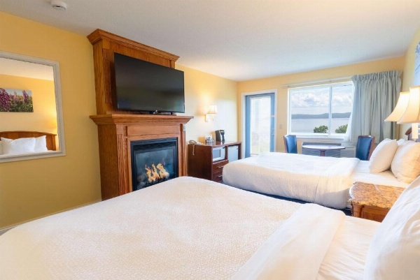 Fireside Inn, Ocean's Edge image 40